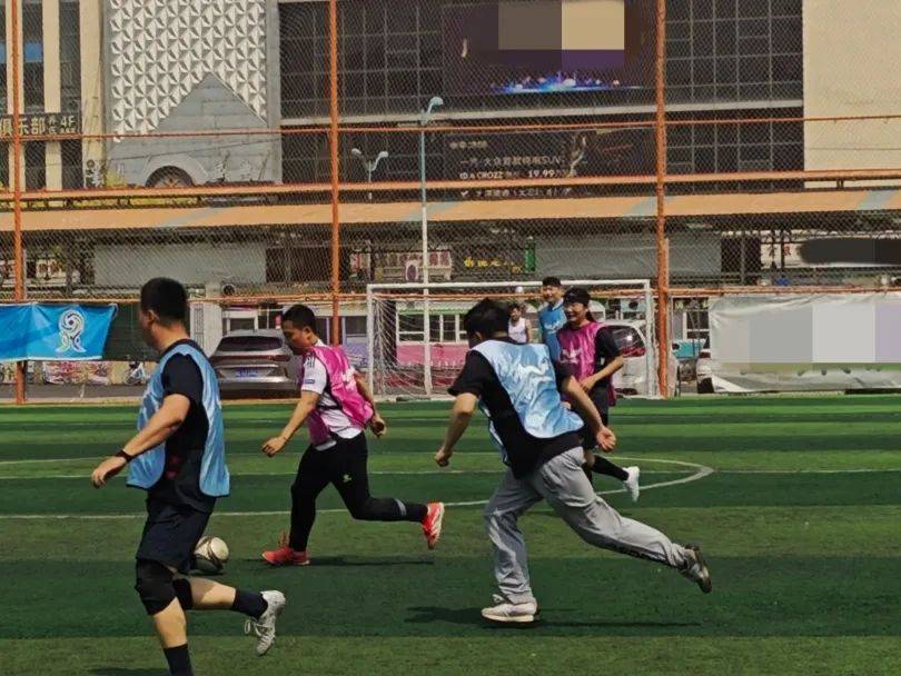 青少年足球比赛“走出校园”，激发全民参与热情的简单介绍