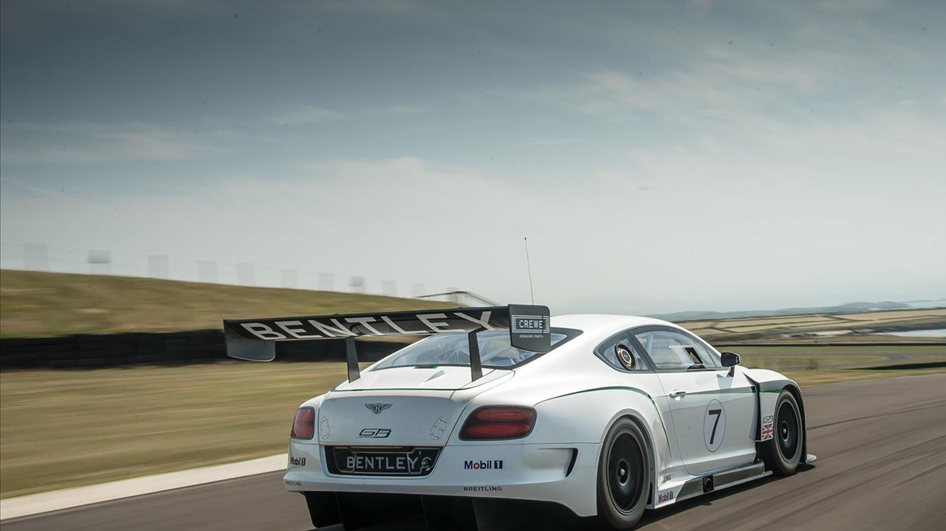 巴雷特：全黑队进攻阵型中的关键推动者，精准决策和传球让比赛更具深度