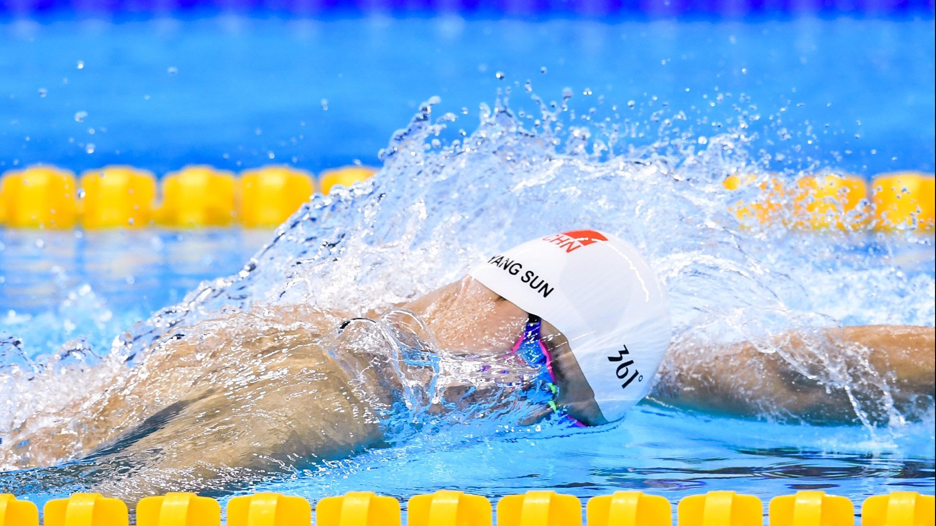 _运动员新装备：科技助力提升比赛表现_，高科技加持 助力中国运动员争金夺银