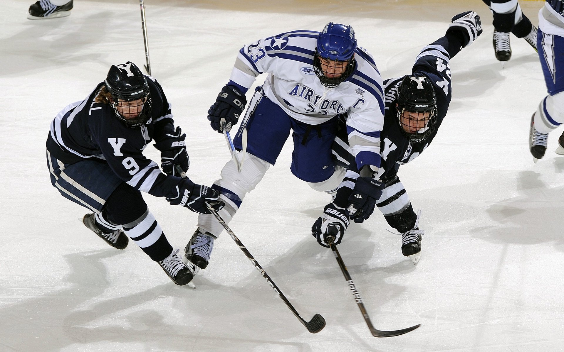 爱游戏电脑版官网-中国反曲弓男队在射箭世界杯上海站获得团体铜牌，反曲弓国家队